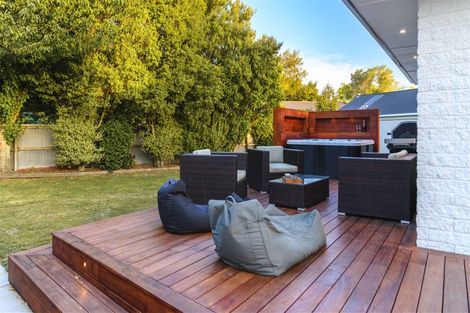 Photo of property in 6 Bidwell Place, Hillmorton, Christchurch, 8025