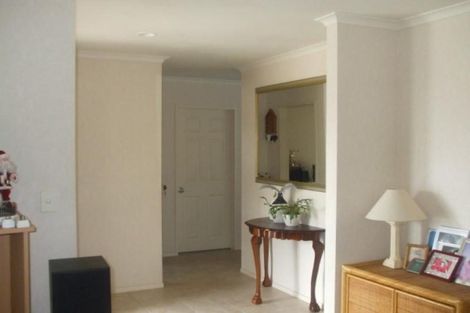 Photo of property in 15 Malin Place, Pinehill, Auckland, 0632