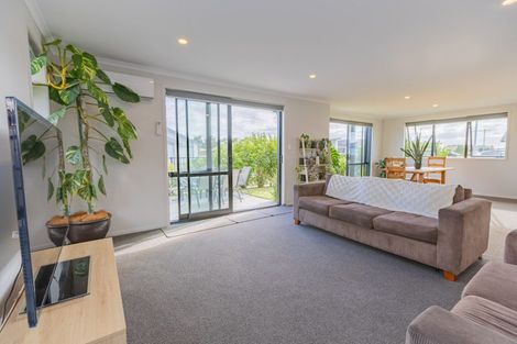 Photo of property in 1 Fontana Street, Papamoa, 3118