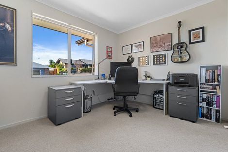 Photo of property in 4 Ruske Place, Grandview Heights, Hamilton, 3200