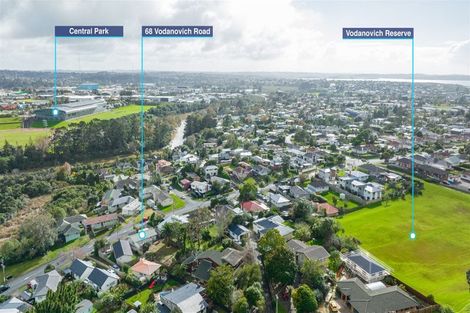 Photo of property in 68 Vodanovich Road, Te Atatu South, Auckland, 0610