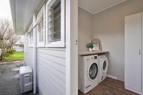 Photo of property in 15 Lipscombe Crescent, Havelock North, 4130