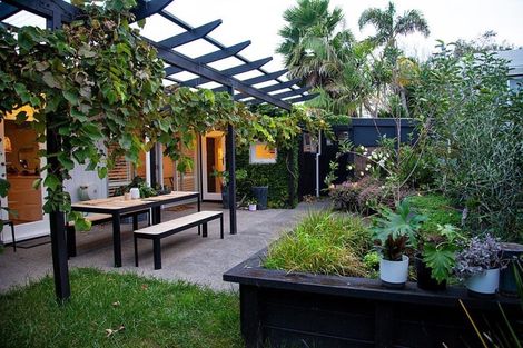 Photo of property in 2/246 Lake Road, Hauraki, Auckland, 0622