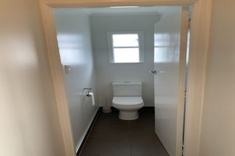 Photo of property in 44 Hepburn Road, Glendene, Auckland, 0602