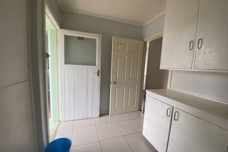 Photo of property in 54 Hayr Road, Three Kings, Auckland, 1042