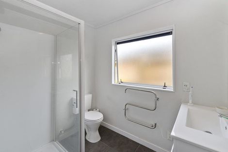 Photo of property in 97a Tiroroa Avenue, Te Atatu South, Auckland, 0610