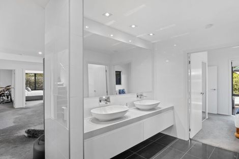 Photo of property in 282 Glamorgan Drive, Northcross, Auckland, 0630