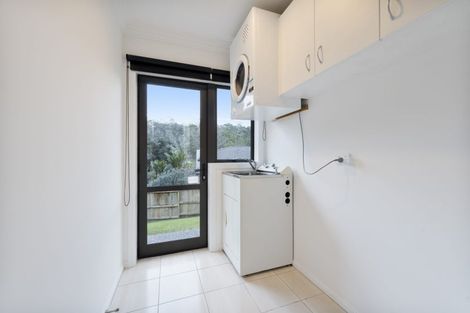 Photo of property in 54 Sapperton Drive, Henderson, Auckland, 0612