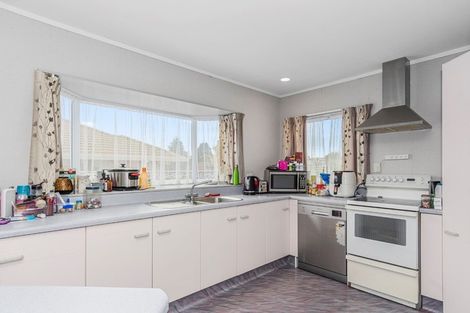 Photo of property in 28 Balmacewen Place, Mount Maunganui, 3116