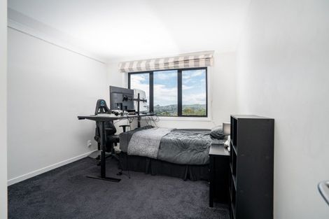 Photo of property in 79 Spenmoor Street, Newlands, Wellington, 6037