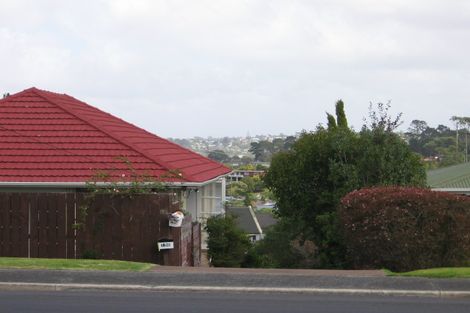 Photo of property in 2/196 East Coast Road, Forrest Hill, Auckland, 0620