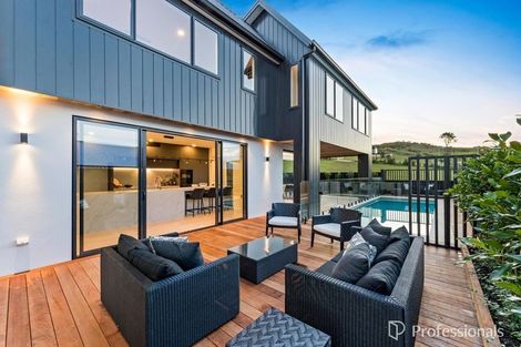 Photo of property in 5 Kotuitui Drive, Wainui, 0992