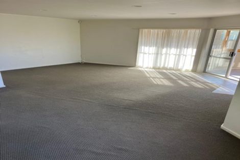 Photo of property in 8 Greenridge Court, Glenfield, Auckland, 0629