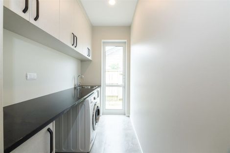 Photo of property in 10 Walter Ruddock Avenue, Kumeu, 0810