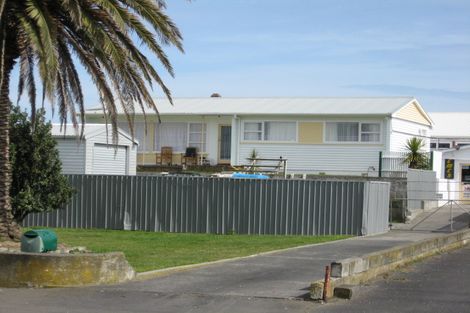 Photo of property in 7 Polson Street, Castlecliff, Whanganui, 4501