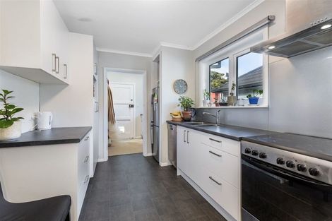 Photo of property in 66 Airlie Road, Plimmerton, Porirua, 5026