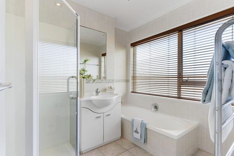 Photo of property in 18 Indus Place, Half Moon Bay, Auckland, 2012