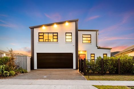 Photo of property in 41b Queen Charlotte Drive, Aotea, Porirua, 5024