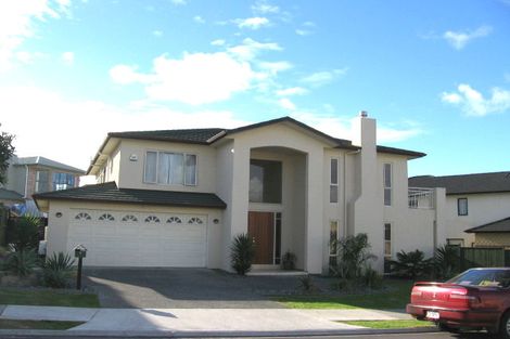 Photo of property in 4 Parkvale Grove, Te Atatu Peninsula, Auckland, 0610