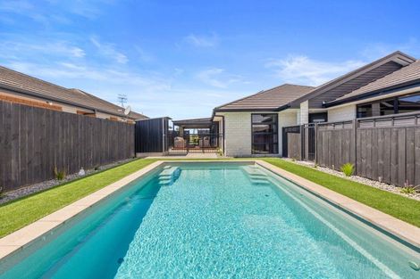 Photo of property in 32 Drabble Crescent, Papamoa Beach, Papamoa, 3118