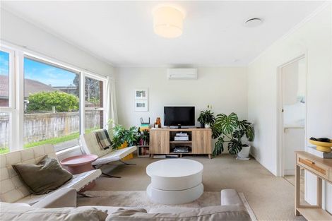 Photo of property in 2/24 Inverness Road, Browns Bay, Auckland, 0630