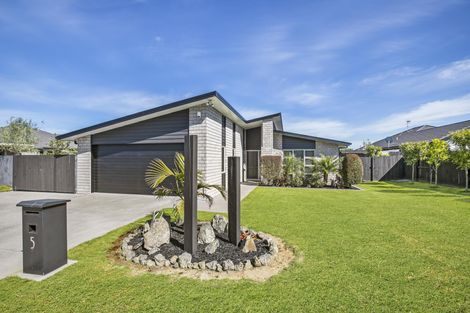 Photo of property in 5 Vivien Place, Patumahoe, Pukekohe, 2679
