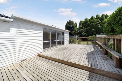 Photo of property in 16 Coniston Avenue, Te Atatu South, Auckland, 0610