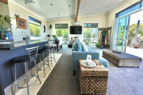 Photo of property in 8 Ocean View Road, Cable Bay, 0420