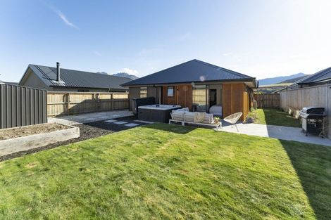 Photo of property in 9 Fallow Street, Jacks Point, 9371