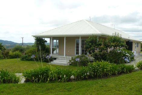 Photo of property in 5 Spicer Road, Cable Bay, 0420