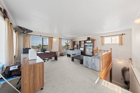 Photo of property in 27 Donnelly Street, Oakura, 4314