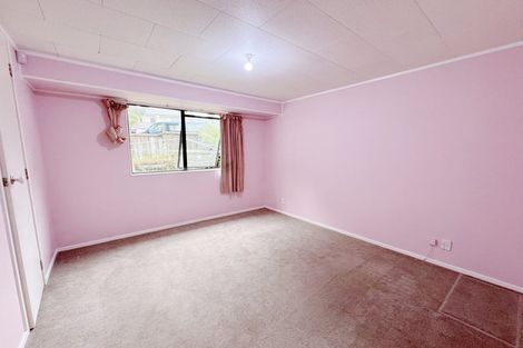 Photo of property in 1/14 Thalia Place, Totara Vale, Auckland, 0629