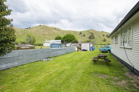 Photo of property in 43a Main Road, Te Karaka, 4022