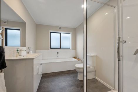 Photo of property in 8 First Avenue, Glenbrook, 2681