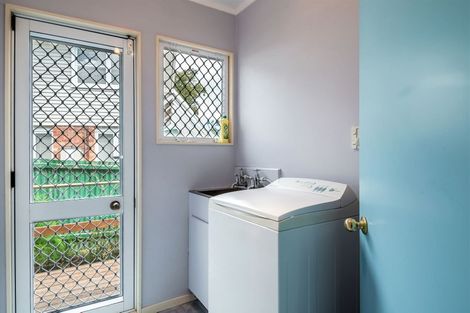 Photo of property in 2/6 Marsh Avenue, Forrest Hill, Auckland, 0620