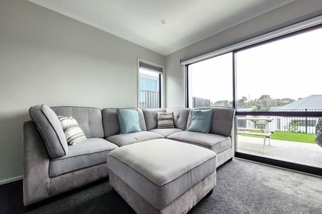 Photo of property in 24 Hokioi Drive, Kenepuru, Porirua, 5022