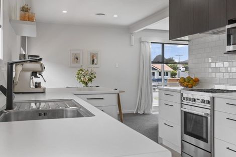 Photo of property in 14 Rosendale Avenue, Spotswood, New Plymouth, 4310