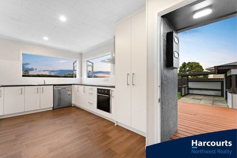 Photo of property in 188 Waimumu Road, Massey, Auckland, 0614