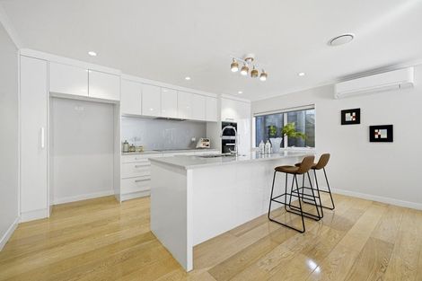 Photo of property in 152a Weatherly Road, Torbay, Auckland, 0630