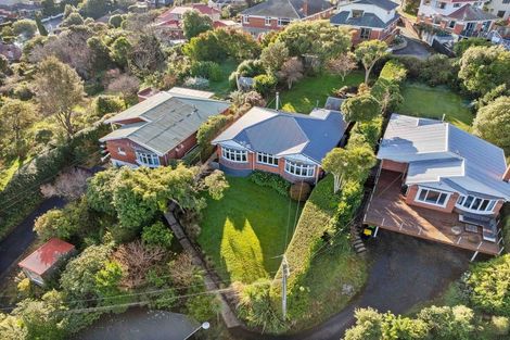 Photo of property in 32 Grandview Crescent, Opoho, Dunedin, 9010