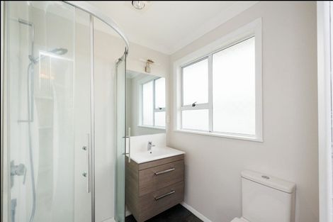 Photo of property in 4 Eton Place, Terrace End, Palmerston North, 4410