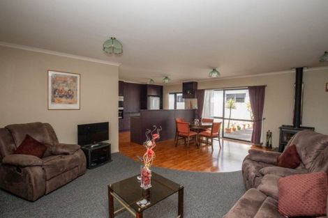 Photo of property in 54 Hayward Road, Ngatea, 3503