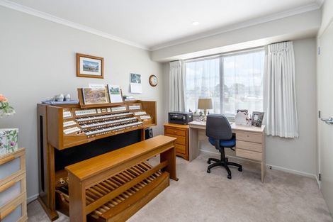 Photo of property in 25 Tarata Grove, Lansdowne, Masterton, 5810