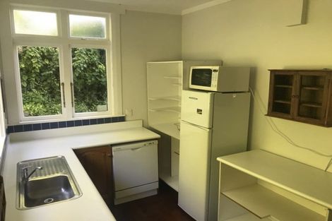 Photo of property in 15 Palliser Road, Roseneath, Wellington, 6011