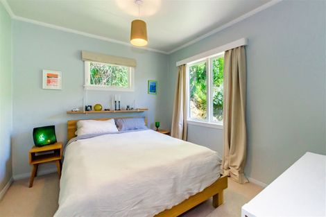 Photo of property in 27 Wellington Road, Paekakariki, 5034