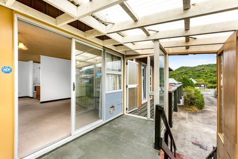 Photo of property in 1/150 Dowse Drive, Maungaraki, Lower Hutt, 5010