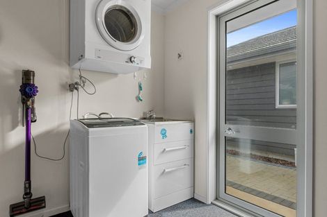 Photo of property in 16 Crest Way, Papamoa, 3118