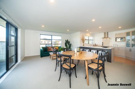 Photo of property in 8 Medallion Court, Kelvin Grove, Palmerston North, 4414