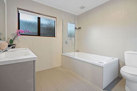 Photo of property in 1/85 Haseler Crescent, Howick, Auckland, 2014