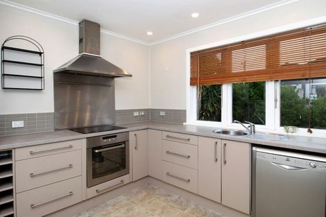 Photo of property in 1/1 Wattle Road, Sunnyvale, Auckland, 0612